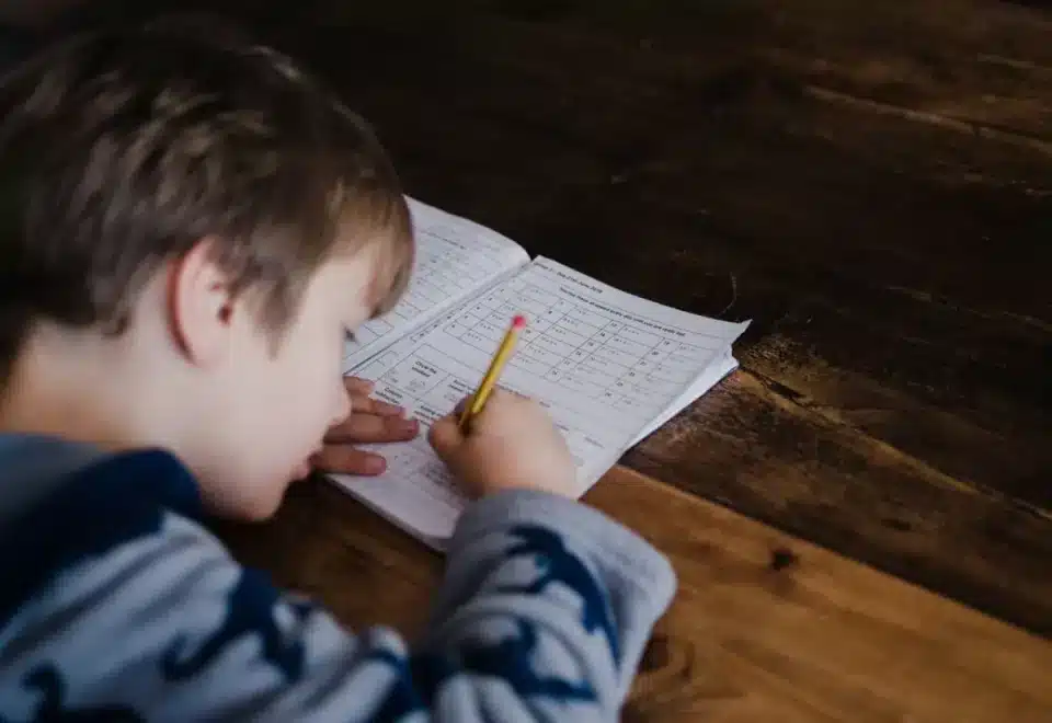 爸媽注意！孩子學習文字有困難？三方法幫助輕鬆認字、寫字